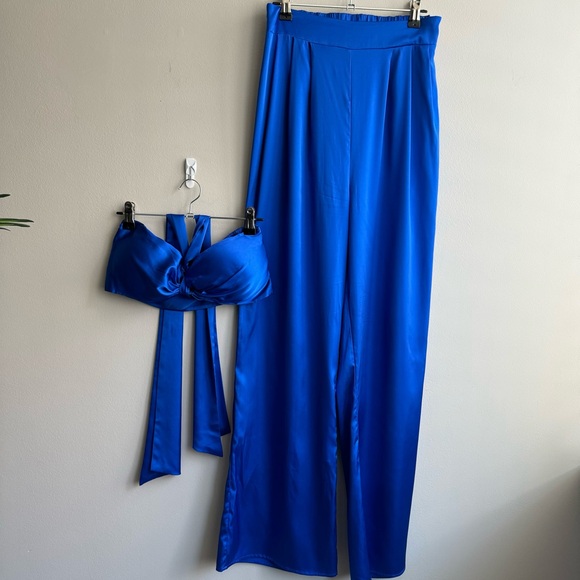 2 Piece Set - Picture 2 of 8